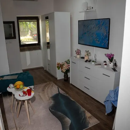 Nadadom - Free Parking And Fast Wifi Apartment Sombor